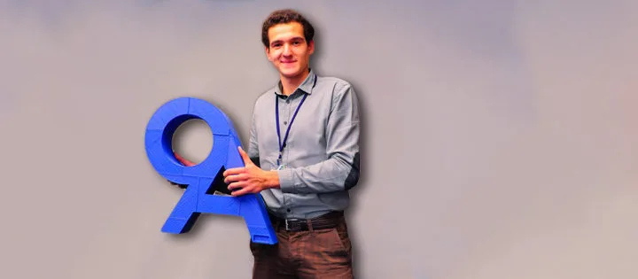 Благовест Папагалски е все още студент, но казва, че акцентът на неговите физически и психически сили, е върху образованието в България и различните му форми.