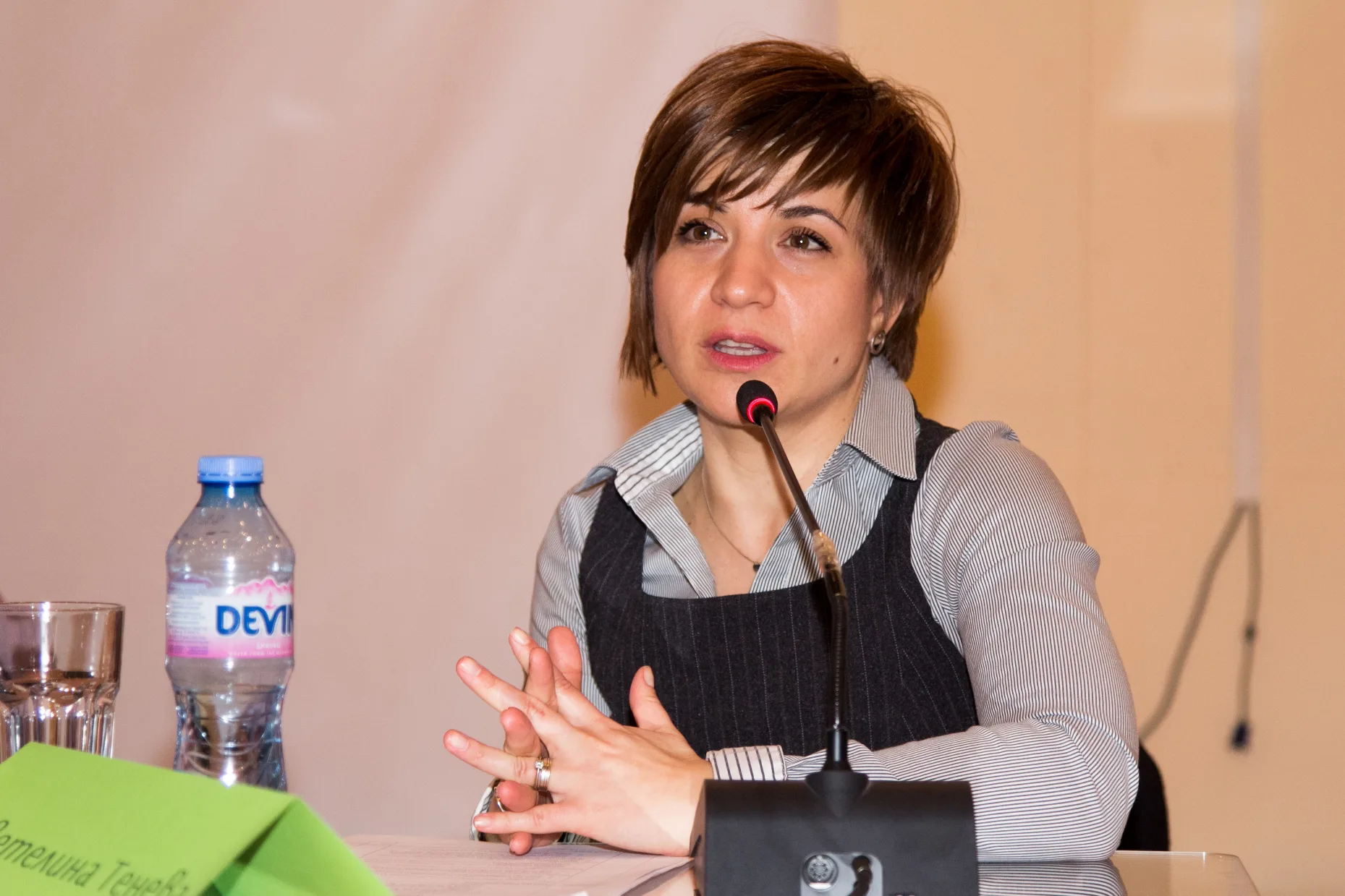 „Работата с млади хора тях дава енергия, удовлетворение и равносметка за самата мен.“, Цветелина Тенева за 9Academy 1